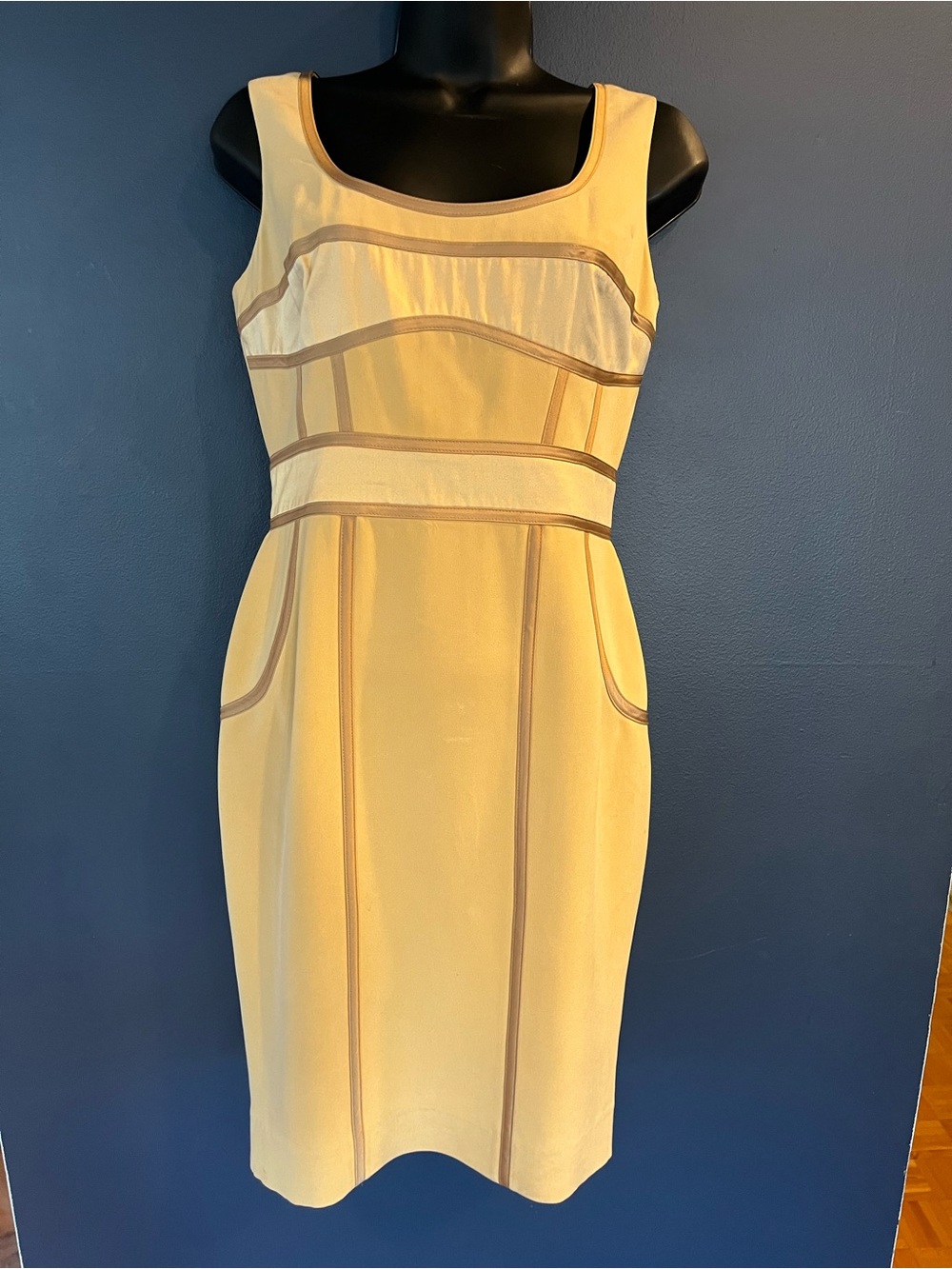 Sleeveless Cream Sheath Dress with Contrast Piping size S